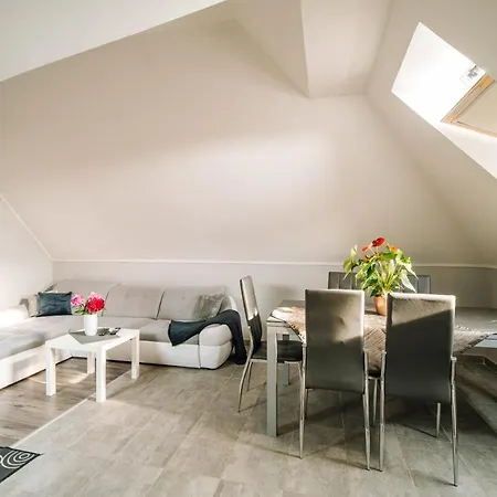 Buzavirag Apartment Keszthely