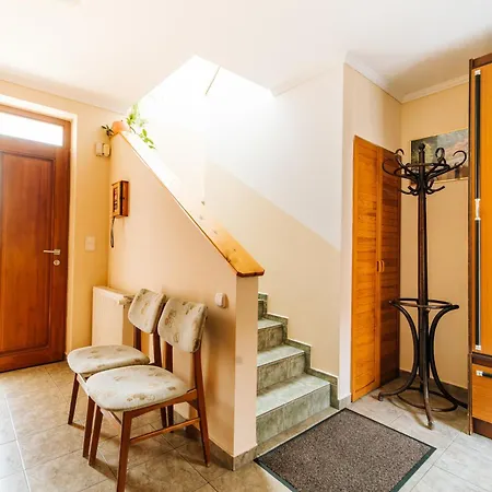 Apartment Buzavirag