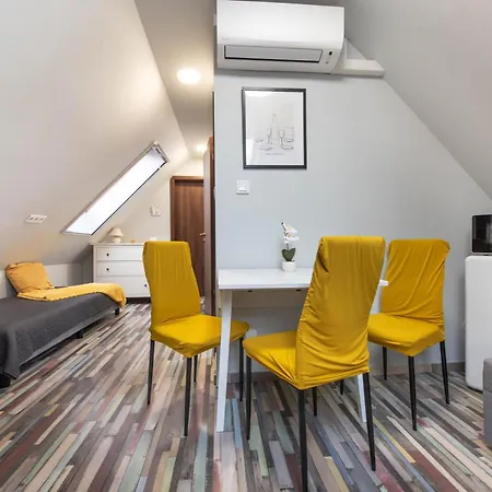 Buzavirag Appartement *